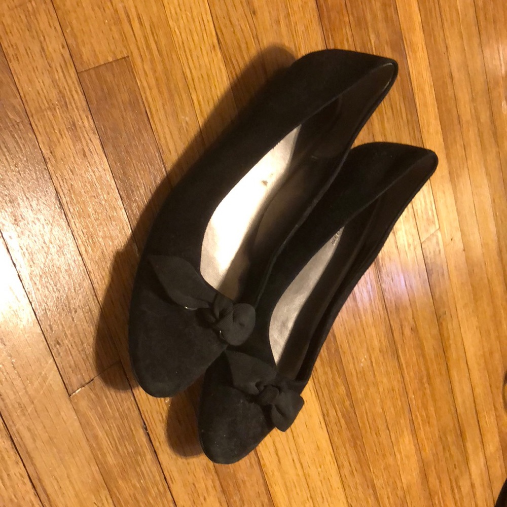 Suede Anne Klein black flats